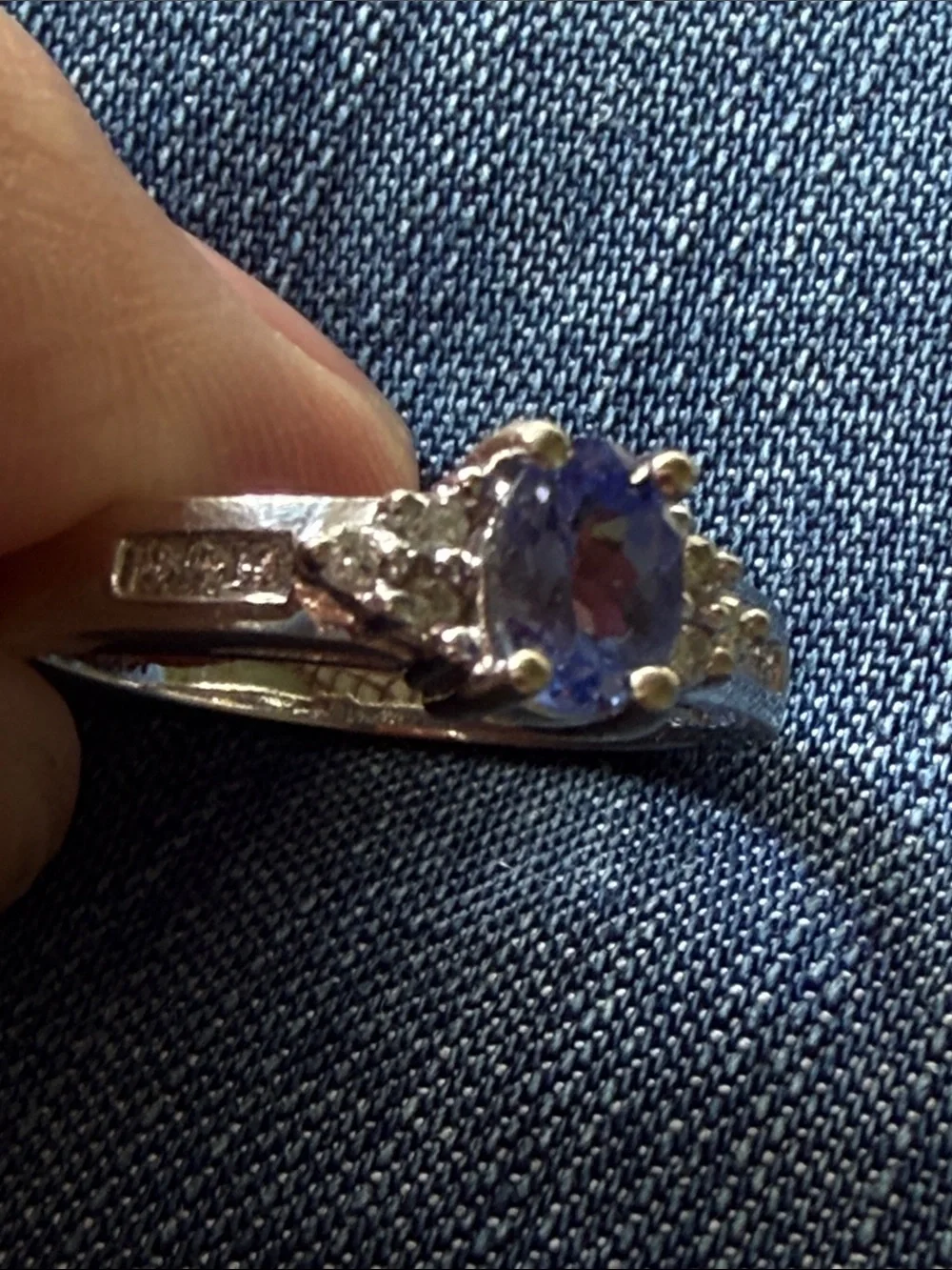 14KT WHITE GOLD  Lavender Sapphire Ring with Side diamonds